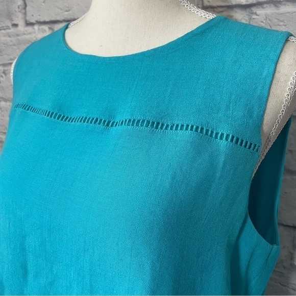 Cristina B Layer Front Sleeveless Tunic in Beautiful Blue Size Medium - Picture 4 of 9